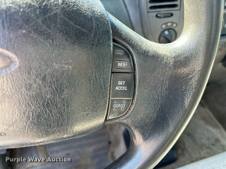 image for item NQ9325 1997 Ford F150  SuperCab pickup truck