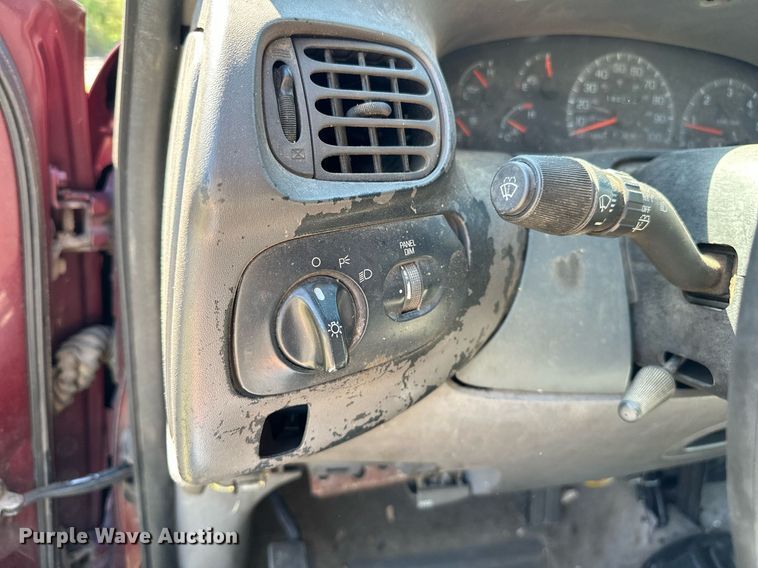 image for item NQ9325 1997 Ford F150  SuperCab pickup truck