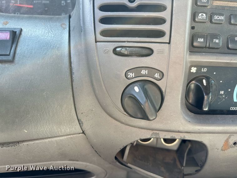 image for item NQ9325 1997 Ford F150  SuperCab pickup truck