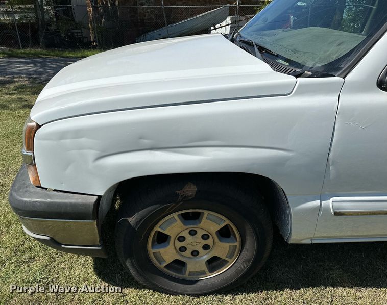 image for item NQ9326 2003 Chevrolet Silverado 1500  Ext. Cab pickup truck