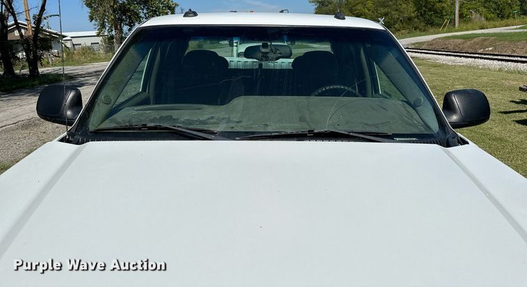 image for item NQ9326 2003 Chevrolet Silverado 1500  Ext. Cab pickup truck