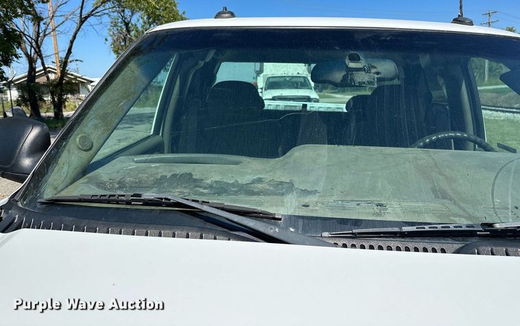 image for item NQ9326 2003 Chevrolet Silverado 1500  Ext. Cab pickup truck