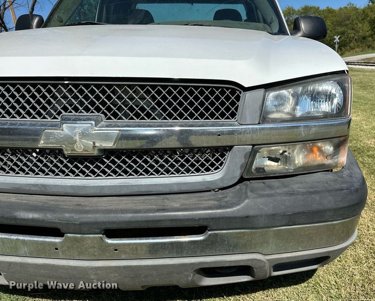 image for item NQ9326 2003 Chevrolet Silverado 1500  Ext. Cab pickup truck