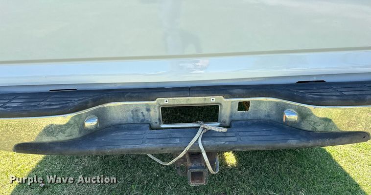 image for item NQ9326 2003 Chevrolet Silverado 1500  Ext. Cab pickup truck