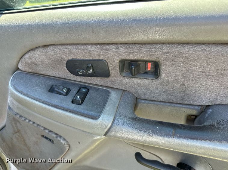 image for item NQ9326 2003 Chevrolet Silverado 1500  Ext. Cab pickup truck