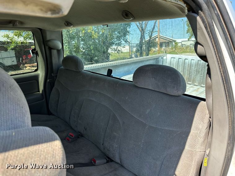 image for item NQ9326 2003 Chevrolet Silverado 1500  Ext. Cab pickup truck