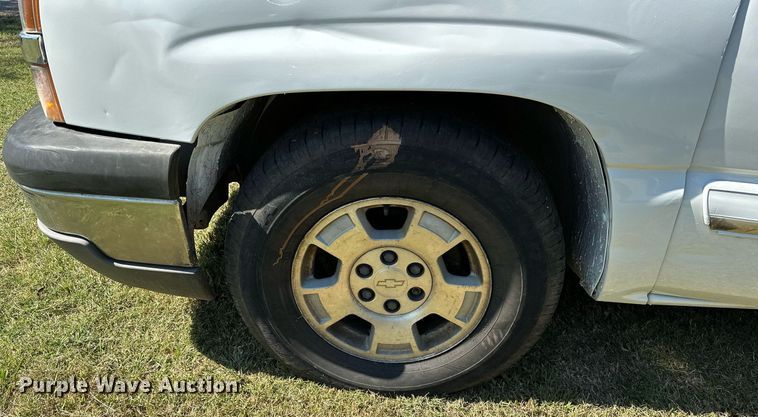 image for item NQ9326 2003 Chevrolet Silverado 1500  Ext. Cab pickup truck