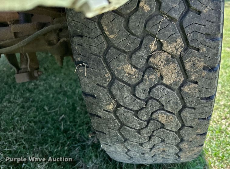 image for item NQ9326 2003 Chevrolet Silverado 1500  Ext. Cab pickup truck