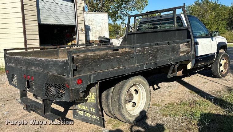 image for item NQ9334 1998 GMC Sierra C3500  flatbed pickup truck