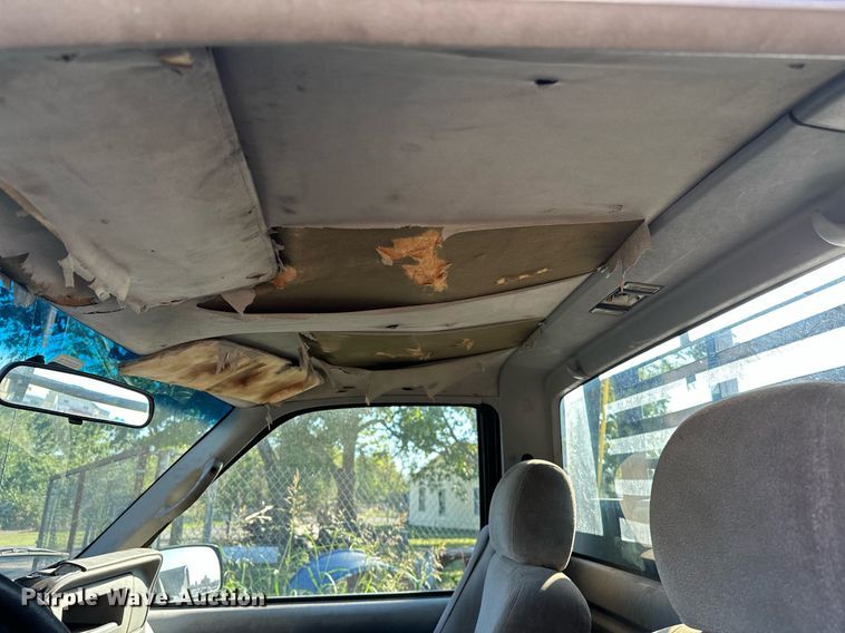 image for item NQ9334 1998 GMC Sierra C3500  flatbed pickup truck