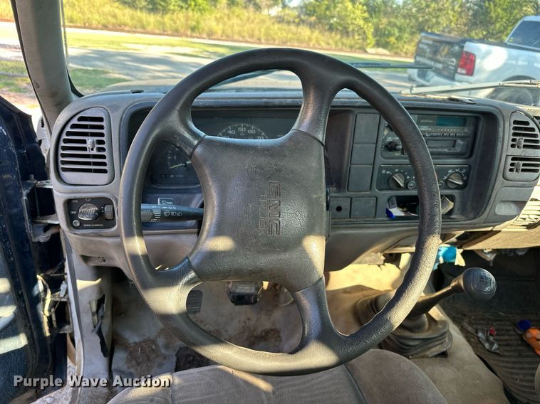 image for item NQ9334 1998 GMC Sierra C3500  flatbed pickup truck