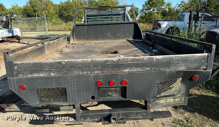 image for item NQ9334 1998 GMC Sierra C3500  flatbed pickup truck
