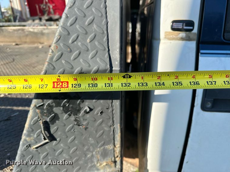 image for item NQ9334 1998 GMC Sierra C3500  flatbed pickup truck