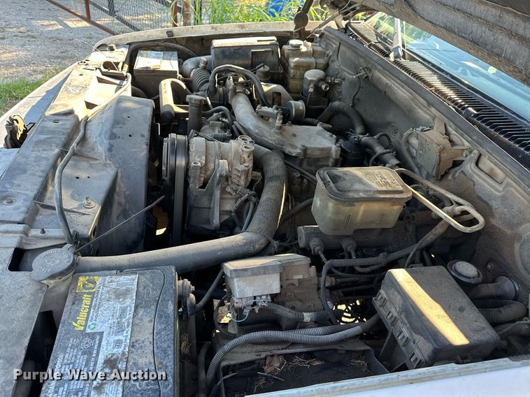 image for item NQ9334 1998 GMC Sierra C3500  flatbed pickup truck