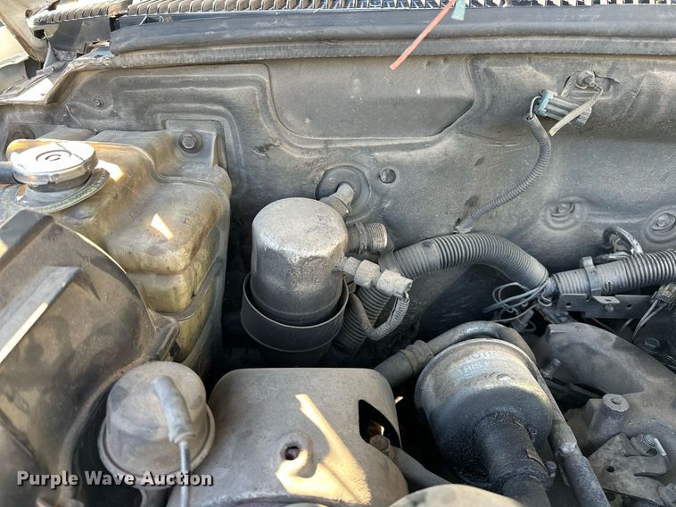 image for item NQ9334 1998 GMC Sierra C3500  flatbed pickup truck