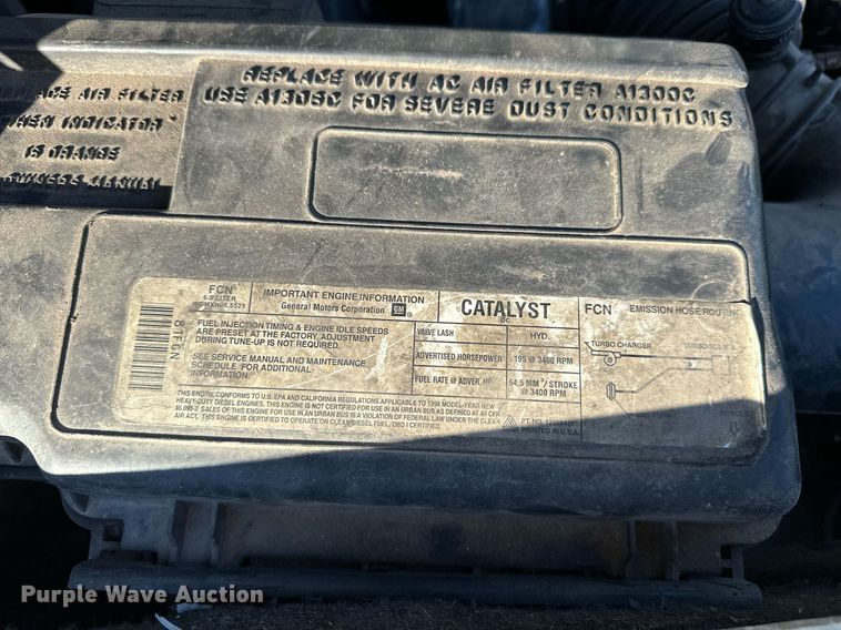 image for item NQ9334 1998 GMC Sierra C3500  flatbed pickup truck