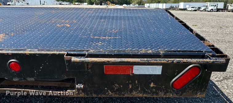 image for item NQ9351 2006 C&B Quality Trailer Works  equipment trailer