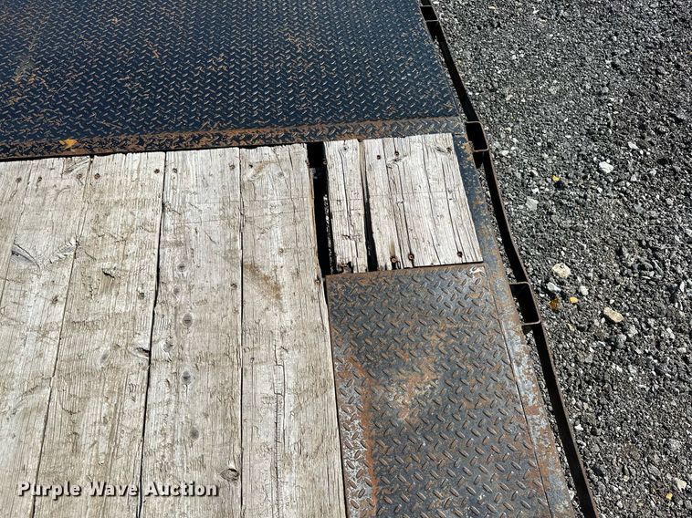 image for item NQ9351 2006 C&B Quality Trailer Works  equipment trailer