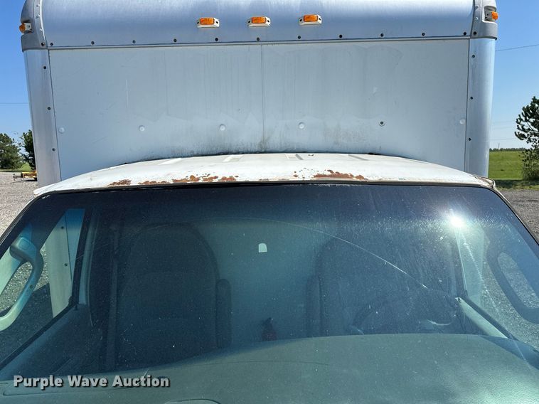 image for item NQ9352 2007 Ford E350 Super Duty  box truck