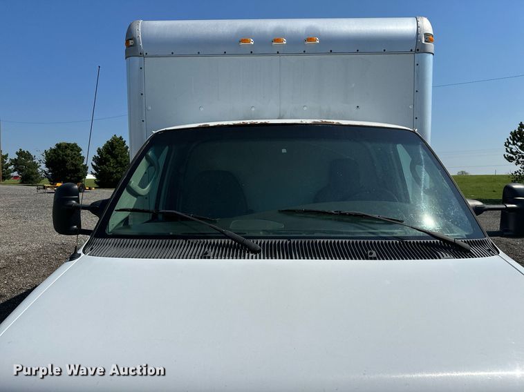 image for item NQ9352 2007 Ford E350 Super Duty  box truck