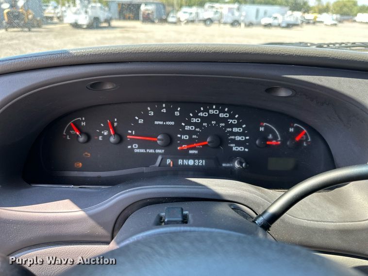 image for item NQ9352 2007 Ford E350 Super Duty  box truck