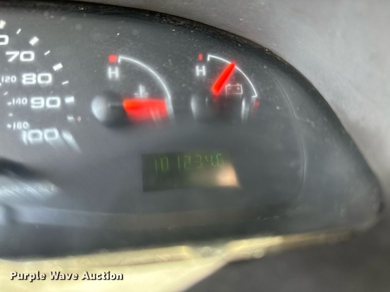 image for item NQ9352 2007 Ford E350 Super Duty  box truck