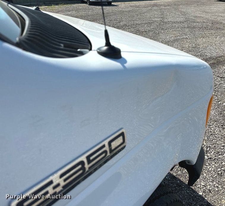 image for item NQ9352 2007 Ford E350 Super Duty  box truck