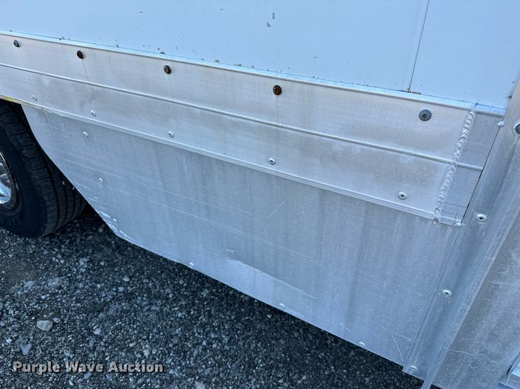 image for item NQ9352 2007 Ford E350 Super Duty  box truck