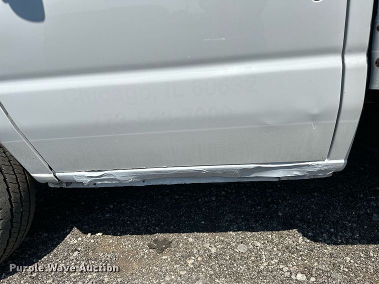 image for item NQ9352 2007 Ford E350 Super Duty  box truck