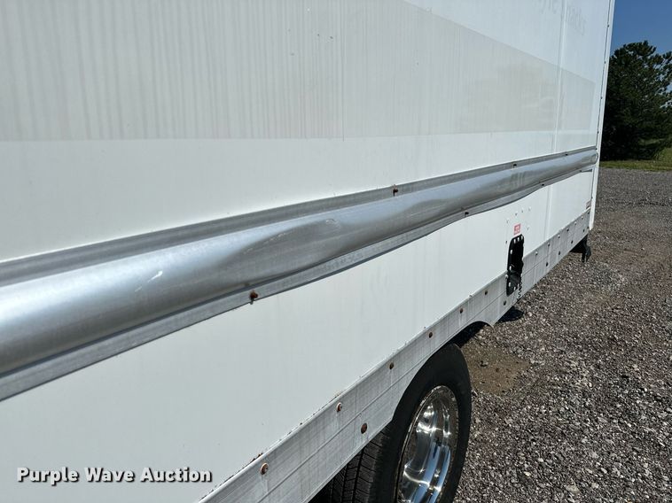 image for item NQ9352 2007 Ford E350 Super Duty  box truck