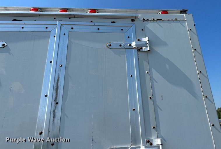 image for item NQ9352 2007 Ford E350 Super Duty  box truck