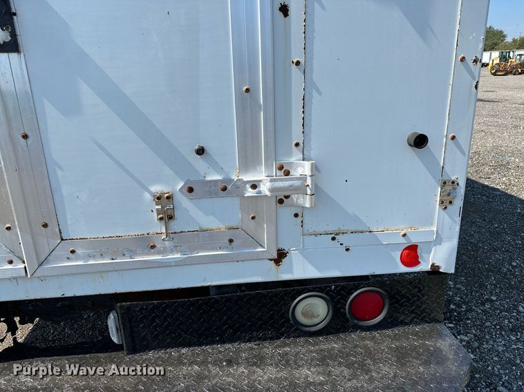 image for item NQ9352 2007 Ford E350 Super Duty  box truck