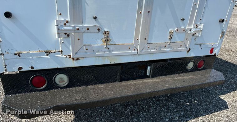 image for item NQ9352 2007 Ford E350 Super Duty  box truck