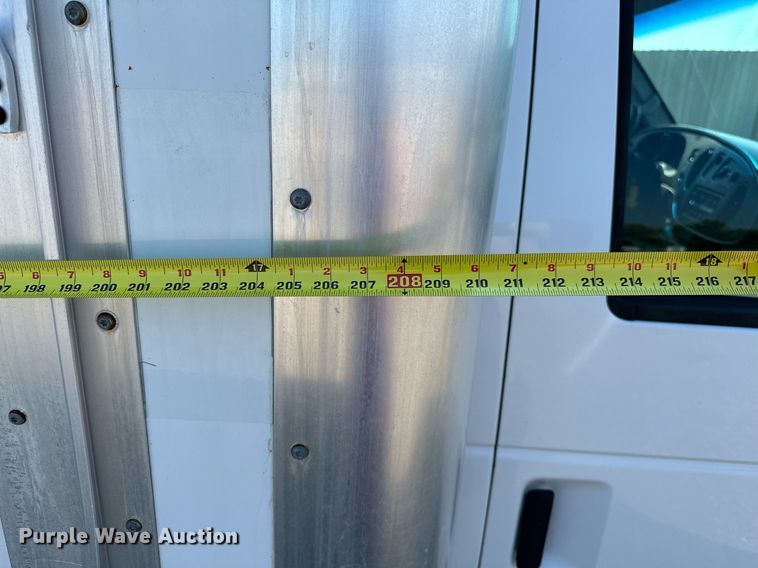 image for item NQ9352 2007 Ford E350 Super Duty  box truck