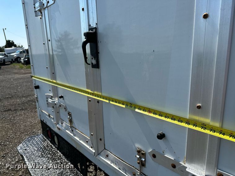 image for item NQ9352 2007 Ford E350 Super Duty  box truck