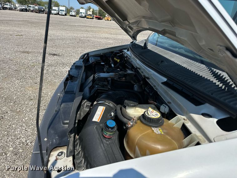 image for item NQ9352 2007 Ford E350 Super Duty  box truck