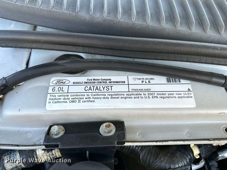 image for item NQ9352 2007 Ford E350 Super Duty  box truck