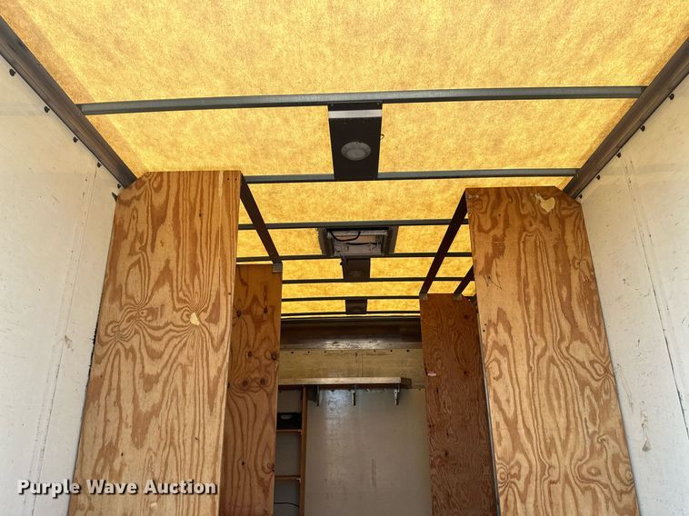 image for item NQ9352 2007 Ford E350 Super Duty  box truck