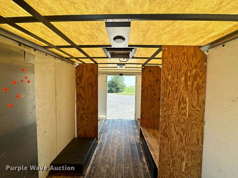 image for item NQ9352 2007 Ford E350 Super Duty  box truck