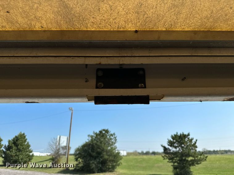 image for item NQ9352 2007 Ford E350 Super Duty  box truck