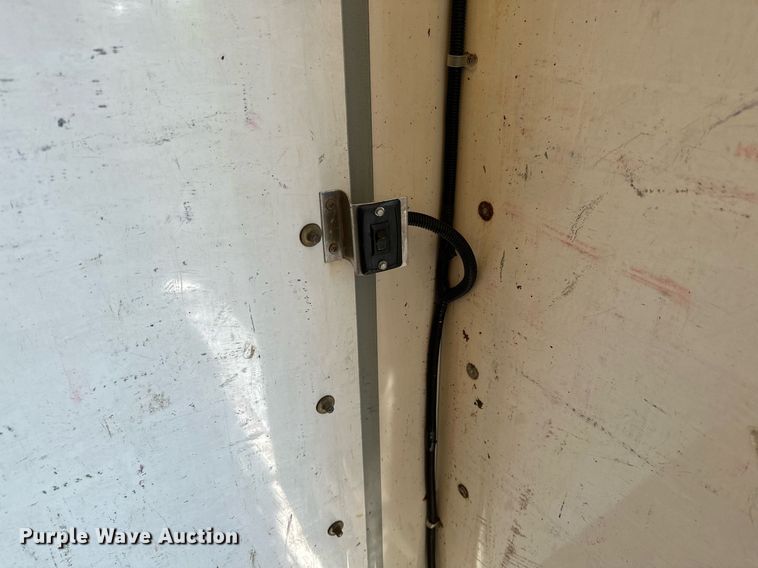 image for item NQ9352 2007 Ford E350 Super Duty  box truck