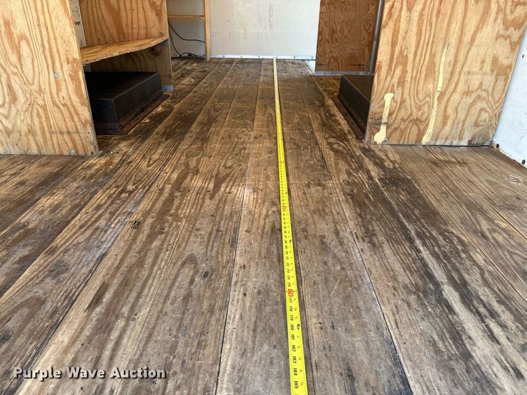 image for item NQ9352 2007 Ford E350 Super Duty  box truck