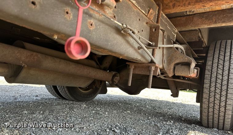 image for item NQ9352 2007 Ford E350 Super Duty  box truck