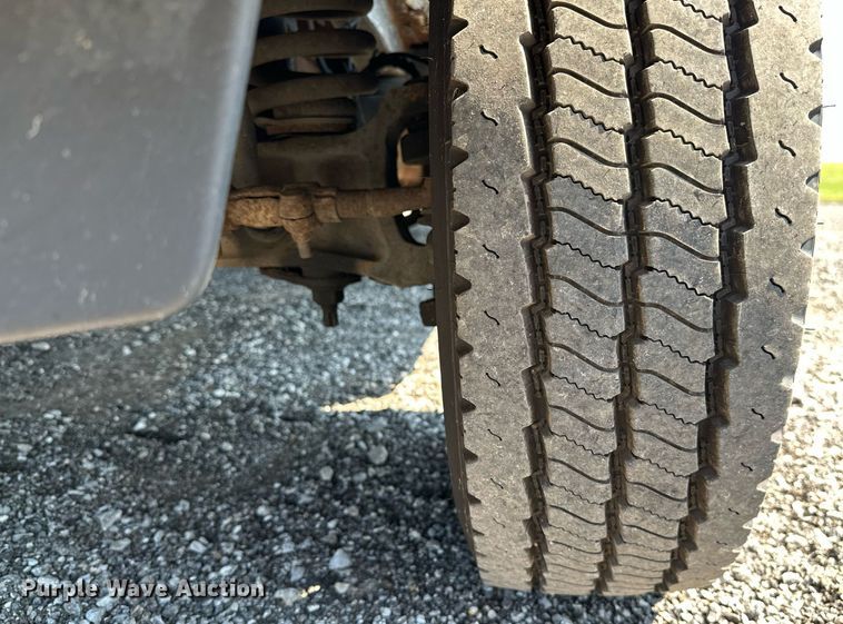 image for item NQ9352 2007 Ford E350 Super Duty  box truck