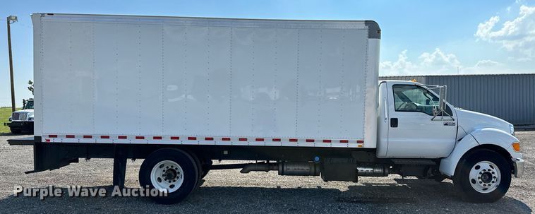 image for item NQ9355 2013 Ford F650  box truck