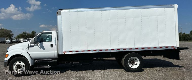 image for item NQ9355 2013 Ford F650  box truck