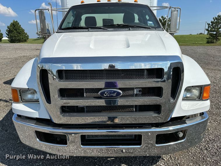 image for item NQ9355 2013 Ford F650  box truck