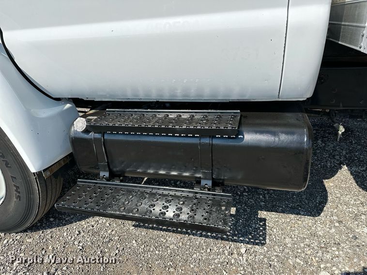 image for item NQ9355 2013 Ford F650  box truck