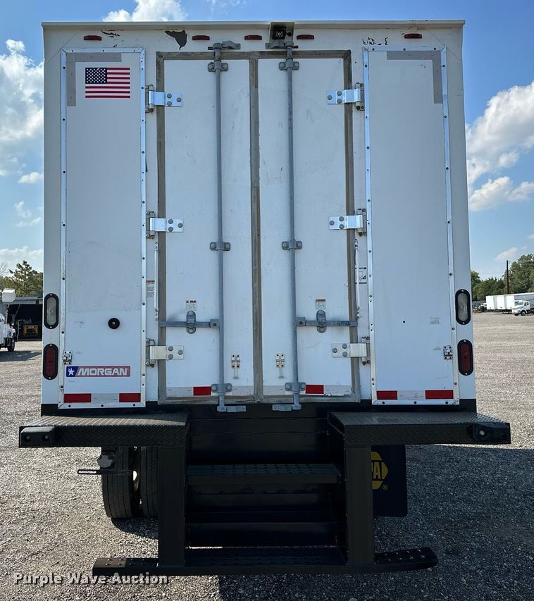 image for item NQ9355 2013 Ford F650  box truck