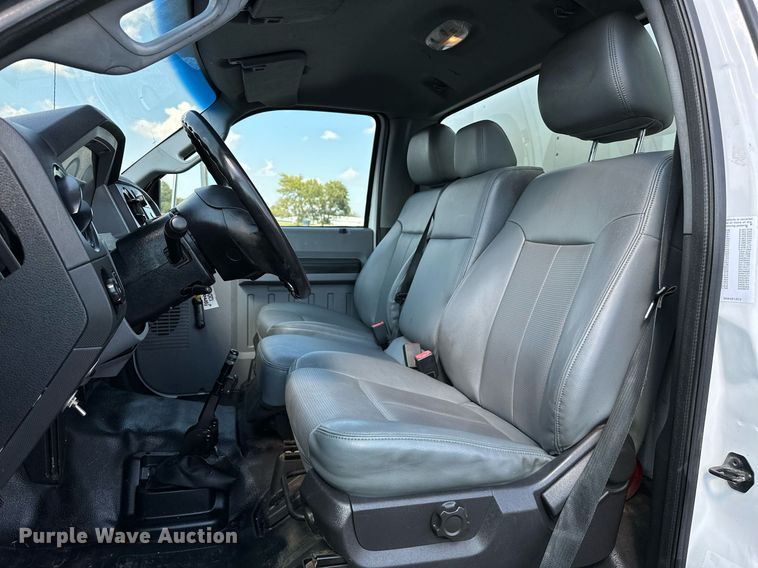 image for item NQ9355 2013 Ford F650  box truck